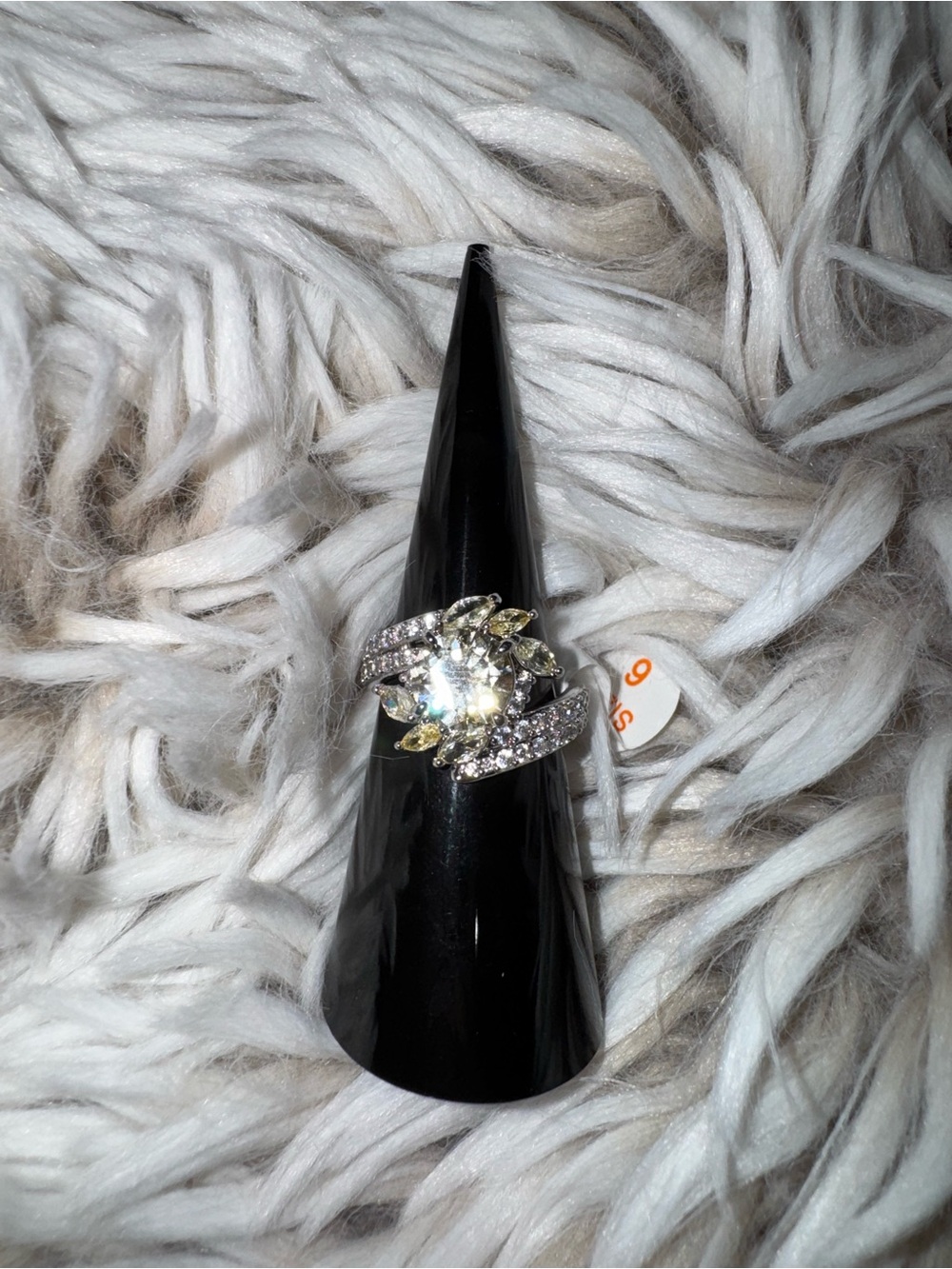 Bomb Party Ring - Picture 2 of 5